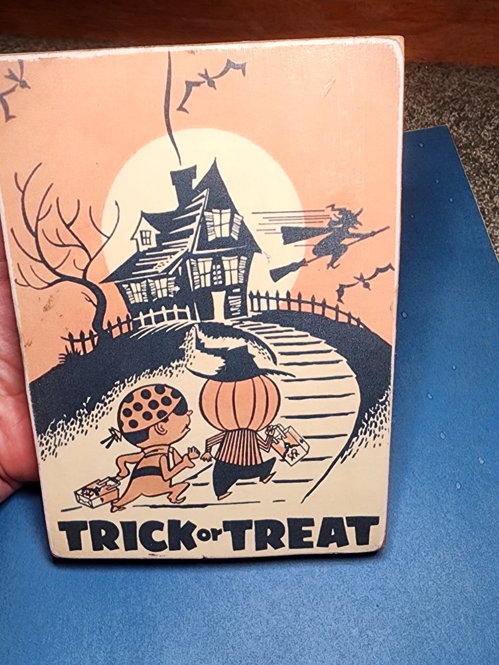Vintage-Style Orange Halloween 'Trick or Treat' Wall Plaque